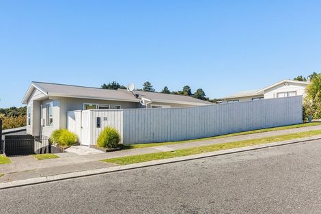 Photo of property in 11 Parkinson Close, Whitby, Porirua, 5024