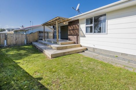 Photo of property in 37 Adkin Avenue, Levin, 5510