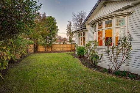 Photo of property in 124 Edward Avenue, Edgeware, Christchurch, 8013