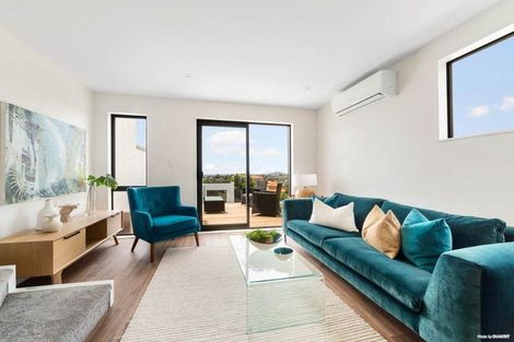 Photo of property in 1/735 East Coast Road, Browns Bay, Auckland, 0630