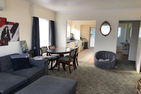 Photo of property in 7-8 Amberley Grove, Hutt Central, Lower Hutt, 5010