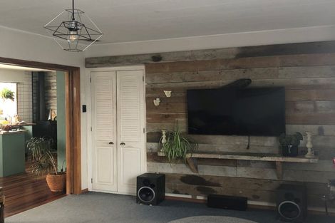 Photo of property in 25 Moreton Road, Carterton, 5713