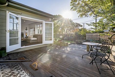 Photo of property in 11 Aynsley Terrace, Hillsborough, Christchurch, 8022