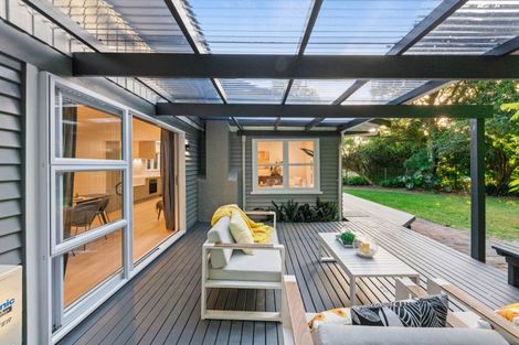 Photo of property in 11 Scenic Drive, Hillpark, Auckland, 2102