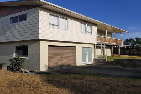 Photo of property in 8 Curlew Place, One Tree Point, 0118