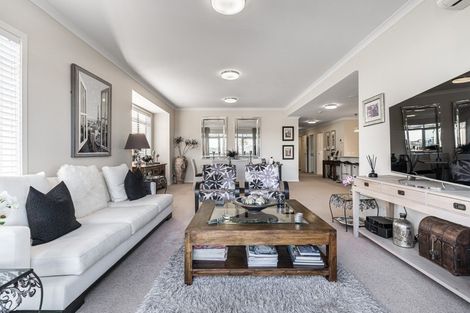 Photo of property in 90 Landmark Terrace, Orewa, 0931