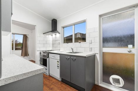 Photo of property in 25 Pukeroa Place, Papakura, 2110