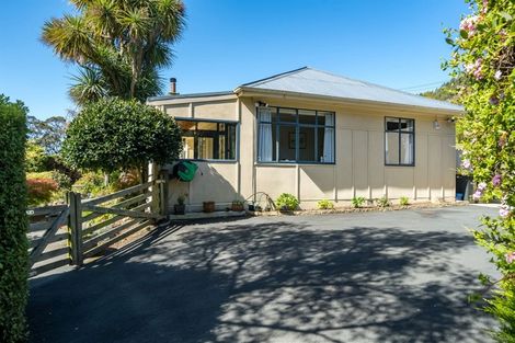 Photo of property in 1 Saint Ronans Road, Macandrew Bay, Dunedin, 9077