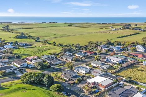 Photo of property in 44 Park Lane, Waitara, 4320