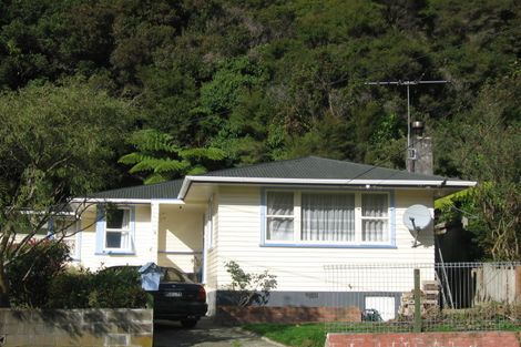 Photo of property in 9 Shackleton Grove, Stokes Valley, Lower Hutt, 5019