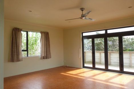 Photo of property in 3 Curlew Place, One Tree Point, 0118