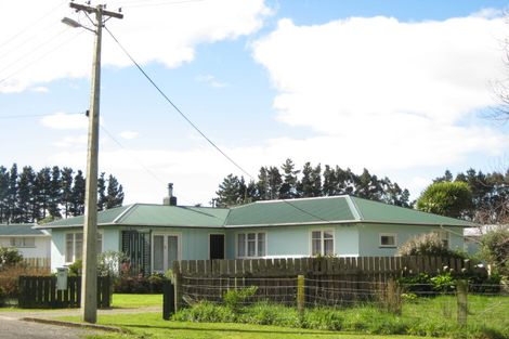 Photo of property in 32 Daniell Street, Bulls, 4818