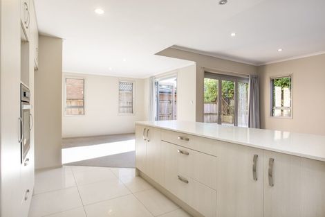 Photo of property in 12 Horizon View Road, Oteha, Auckland, 0632