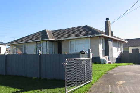 Photo of property in 27 Bedford Street, Te Atatu South, Auckland, 0610