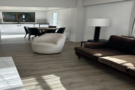 Photo of property in 72 Lynwood Road, New Lynn, Auckland, 0600