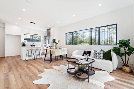 Photo of property in 3/81 Vodanovich Road, Te Atatu South, Auckland, 0610