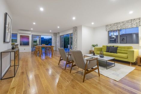 Photo of property in 15a St Michaels Avenue, Point Chevalier, Auckland, 1022