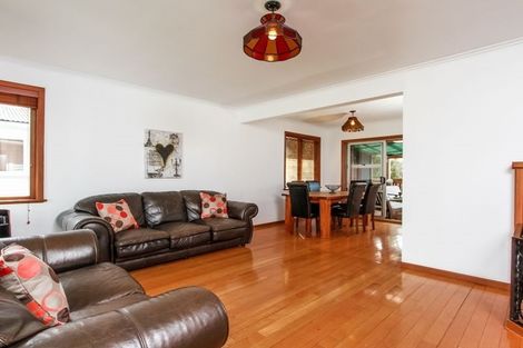 Photo of property in 12 Cron Avenue, Te Atatu South, Auckland, 0610