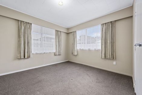 Photo of property in 2/48 Gibbons Street, Upper Hutt Central, Upper Hutt, 5018