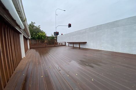Photo of property in 208 Botany Road, Botany Downs, Auckland, 2010