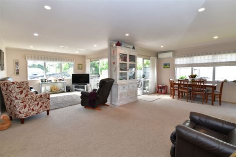 Photo of property in 40b Donald Street, Stanmore Bay, Whangaparaoa, 0932