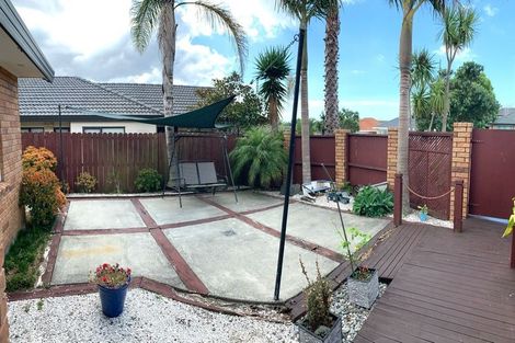 Photo of property in 100 Westerham Drive, Dannemora, Auckland, 2016