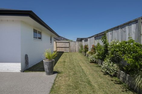 Photo of property in 5 Hanlow Place, Pyes Pa, Tauranga, 3112