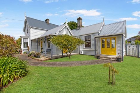 Photo of property in 15 Daniell Street, Bulls, 4818