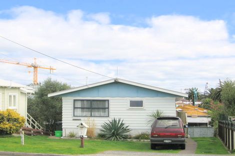 Photo of property in 38 Pitau Road, Mount Maunganui, 3116