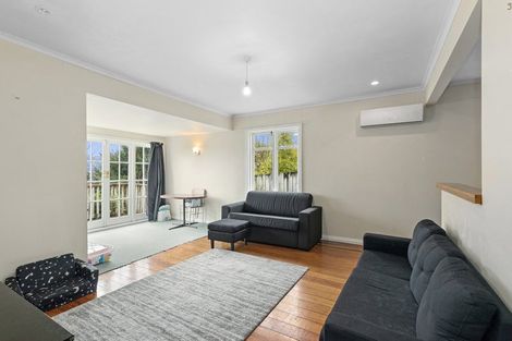 Photo of property in 33 Woodvale Grove, Fairfield, Lower Hutt, 5011