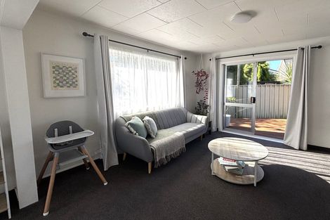 Photo of property in 4 Renata Road, Otaki, 5512