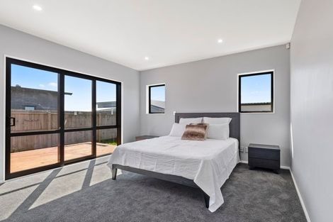 Photo of property in 55 Clarks Beach Road, Clarks Beach, 2122