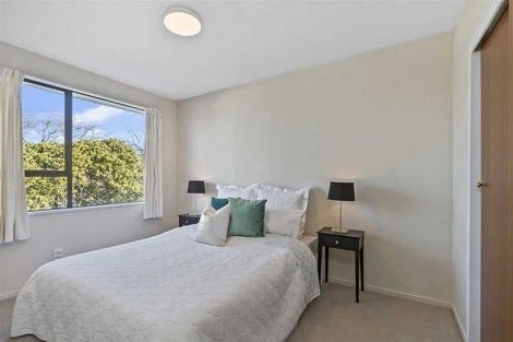 Photo of property in 2/120b Roydvale Avenue, Burnside, Christchurch, 8053