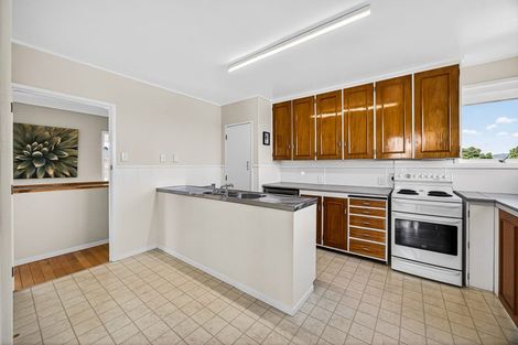Photo of property in 99 Sunnyside Road, Sunnyvale, Auckland, 0612