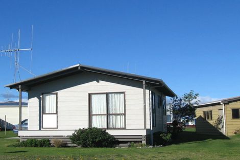 Photo of property in 42 Norfolk Crescent, Otaki Beach, Otaki, 5512