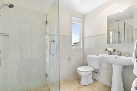 Photo of property in 10 Quedley Court, Eastern Beach, Auckland, 2012