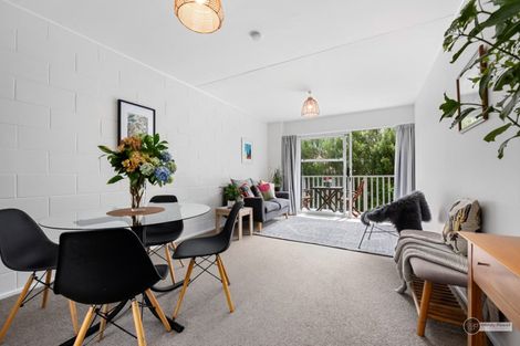 Photo of property in 44i Whites Line West, Woburn, Lower Hutt, 5010