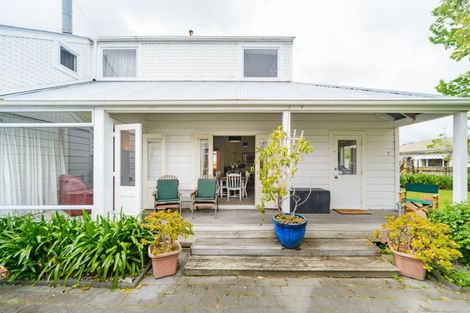 Photo of property in 24 Ranfurly Street, Hokowhitu, Palmerston North, 4410