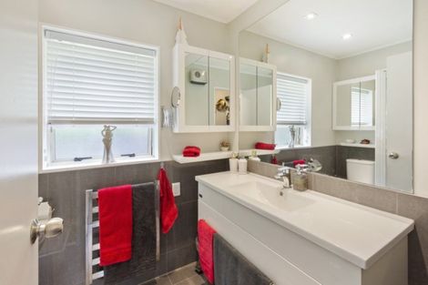 Photo of property in 7 Chippewa Place, Conifer Grove, Takanini, 2112