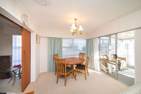 Photo of property in 43 Meadowbrook Drive, Cloverlea, Palmerston North, 4412