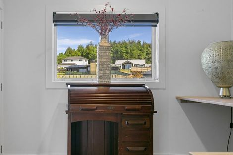 Photo of property in 32 Coprosma Crescent, Waipahihi, Taupo, 3330