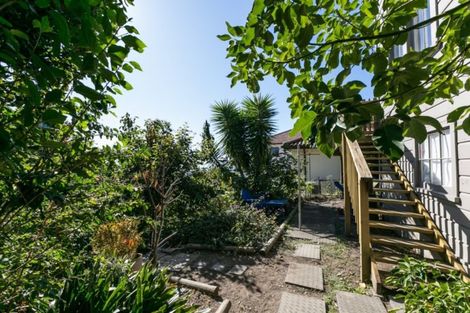 Photo of property in 129 Chaucer Road, Hospital Hill, Napier, 4110