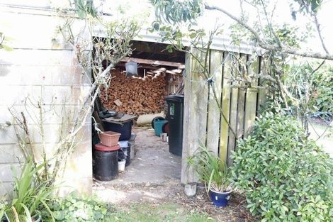 Photo of property in 42 Brassey Street, Waverley, 4510