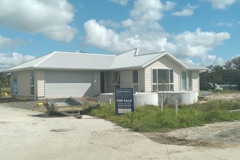 Photo of property in 35 Weka Street, Mangawhai, 0505