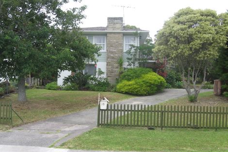 Photo of property in 18 Waverley Avenue, Glenfield, Auckland, 0629