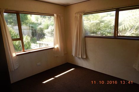Photo of property in 2/9 Seaton Road, Murrays Bay, Auckland, 0630