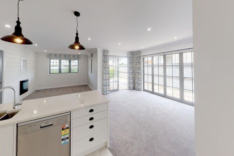 Photo of property in 3 Colombo Street, Palmerston North, 4410