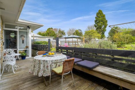 Photo of property in 21 Mills Street, Eltham, 4322