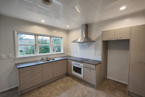 Photo of property in 9 Kereru Bend, Tawa, Wellington, 5028