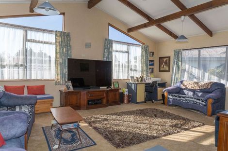 Photo of property in 17 Victor Street, Dannevirke, 4930